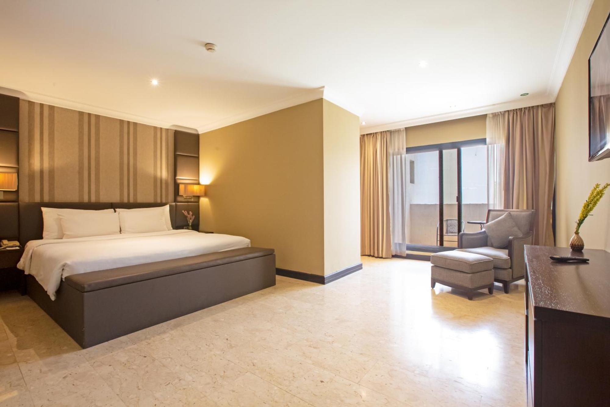 Executive Suite,1317301864:JPEG